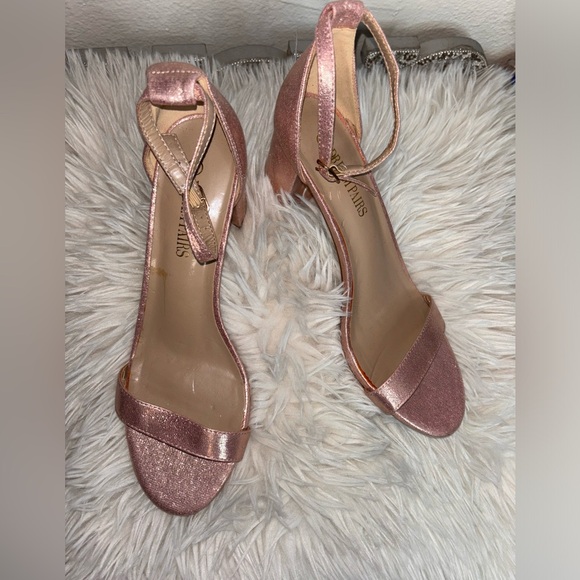 Dream pairs heels - Picture 4 of 8